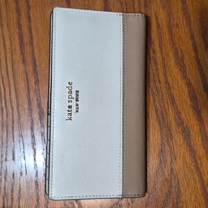 KATE SPADE Ladies Wallet Ivory & Dark Tan. Lovely Condition
